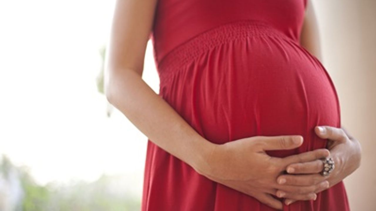 Hamilelikte risk oluşturan nedenler hakkında uyardı