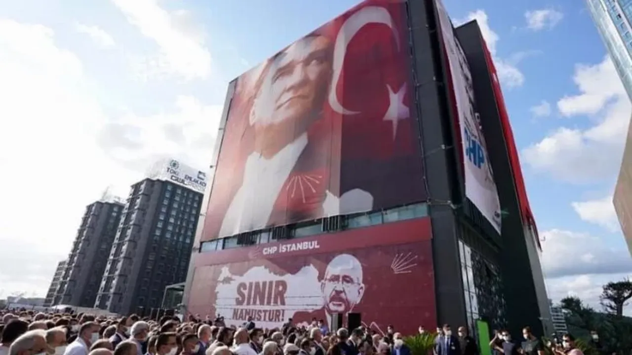 CHP İstanbul İl Başkanlığına skandal silahlı saldırı iddiası