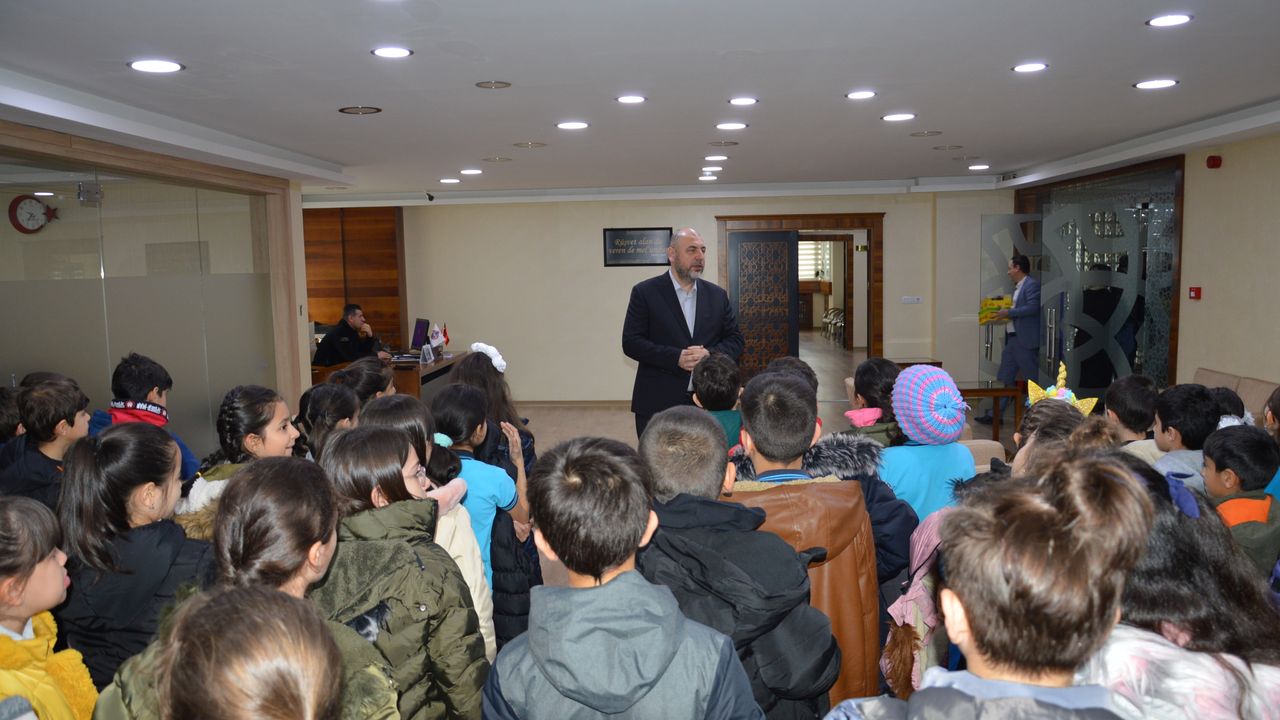 Koç İlköğretim Okulundan Başkan Aydın'a ziyaret