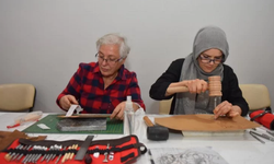 Deri sanatının inceliklerini öğreniyorlar