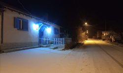 Pazaryeri’nde mevsimin ilk kar yağışı başladı