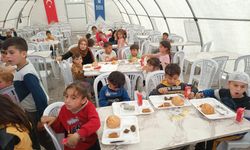 Minik depremzedelere erken iftar
