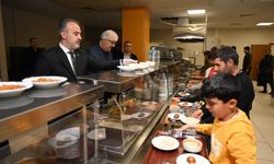 Başkan Aktaş depremzedelerle iftar yemeğinde buluştu