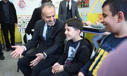 Başkan Aktaş'tan özel öğrencilere süpriz ziyaret