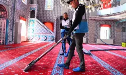 Camilerde bayram için hazırlıklar başladı
