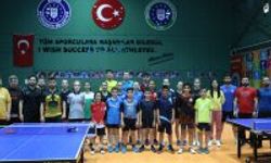 Depremzede gençlere sportif destek geldi