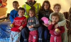 Büyükşehir çifte felaket yaşayan aileye sahip çıktı