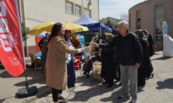 Pazar yerinde vatandaşın yanındalar