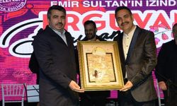 Bursa'da 'Erguvan Bayramı' coşkusu yaşandı