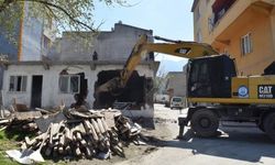 Yıldırım'da 137 kaçak yapı yıkıldı