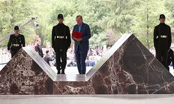 Erdoğan, Adnan Menderes’in anıt mezarını ziyaret etti