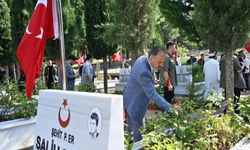 Bursa şehitliğinde duygusal anma