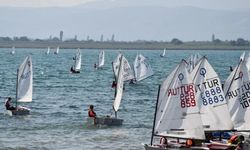 İznik Gölü'nde heyecan dolu yarış