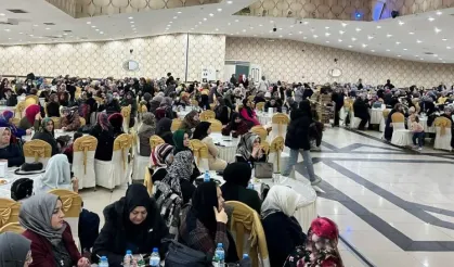 Depremde hayatını kaybeden kadınlar dualarla anıldı