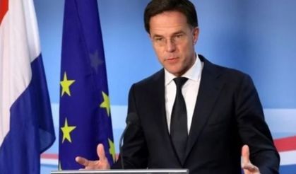 Hollanda'da hükümet düştü