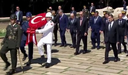 YAŞ üyeleri Ata'nın huzurunda