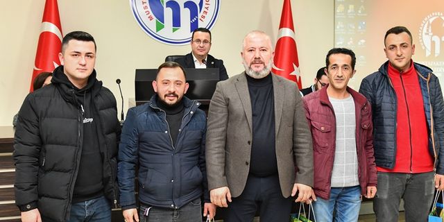 Mustafakemalpaşa'da ayın vatandaşı seçildi