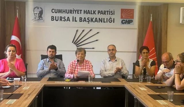 CHP'li kadınlardan Büyükorhan'daki çağdışı karara tepki