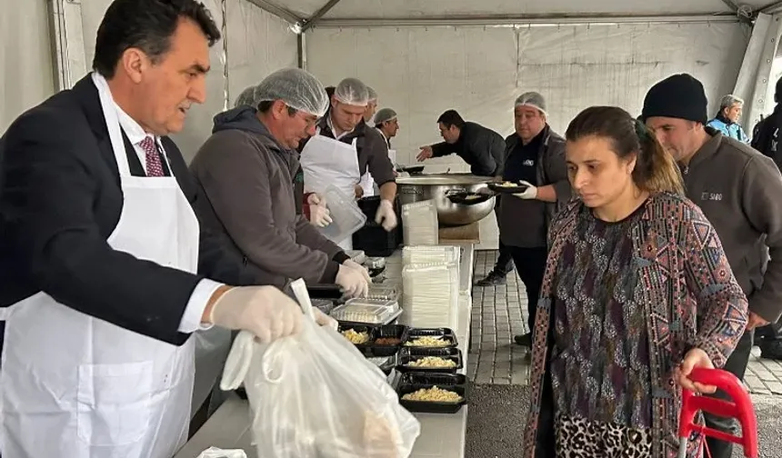 Sıcak iftarlıklar Başkan Dündar'dan