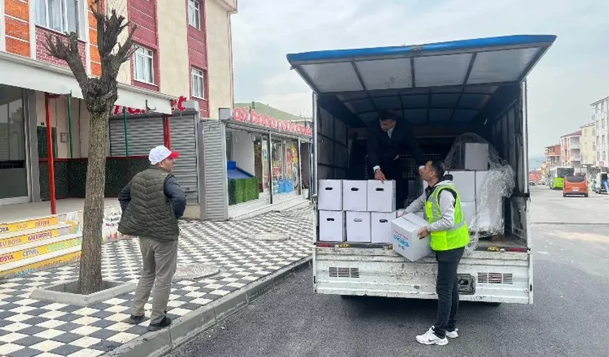 Dilovası'ndan hanelere gıda kumanyası dağıtımı
