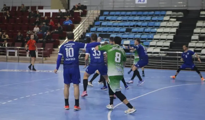 Sakarya hentbolde Nilüfer'i mağlup etti